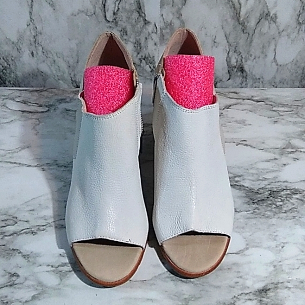 Sorel Nida Ankle Booties